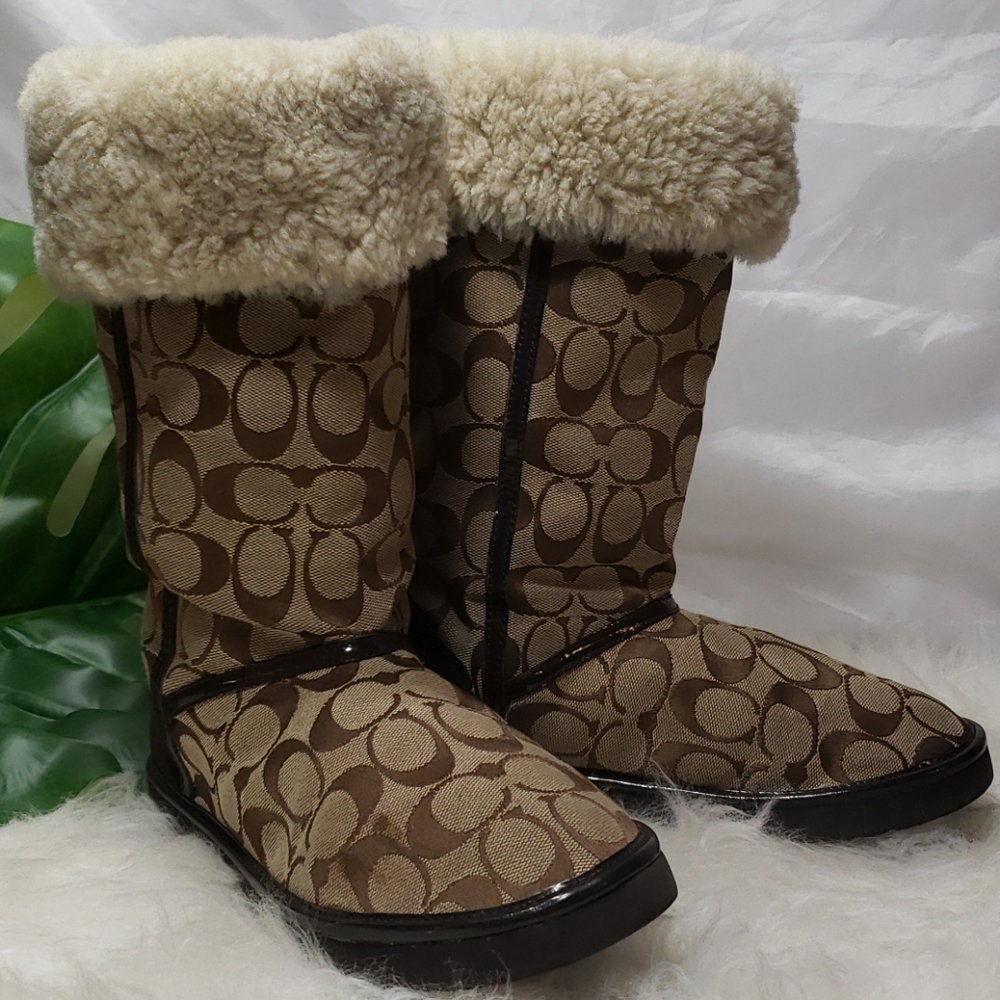 AUTHENTIC COACH BOATS